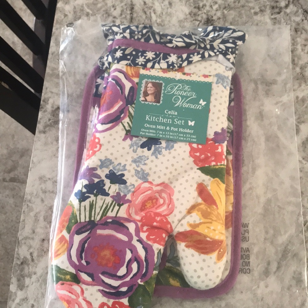 Kitchen Set- Oven Mitt & Pot Holder